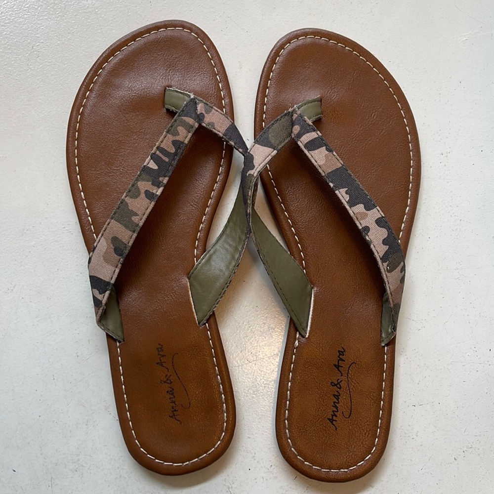 Anna & Ava Camouflage Women’s Flip-Flops